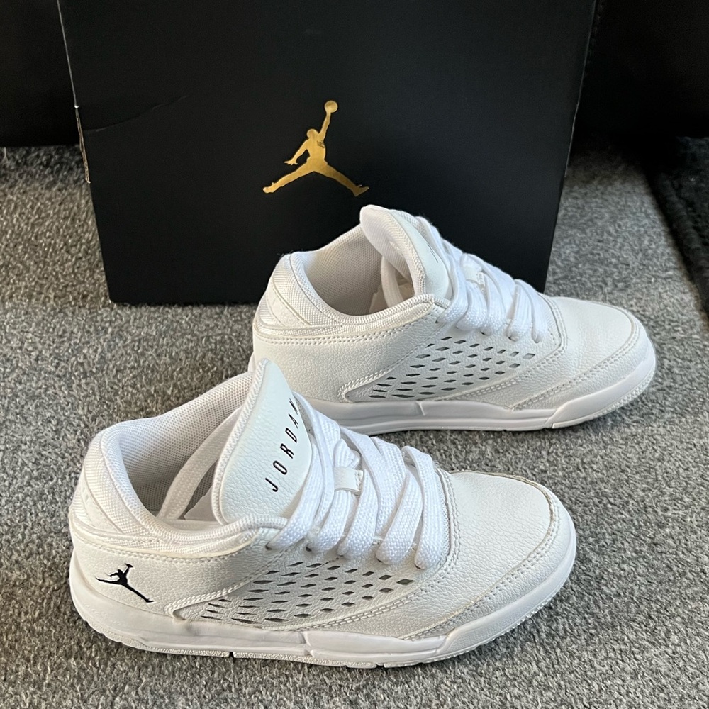 Air Jordan kids Flight Origin 4 White Sneakers - Picture 3 of 13